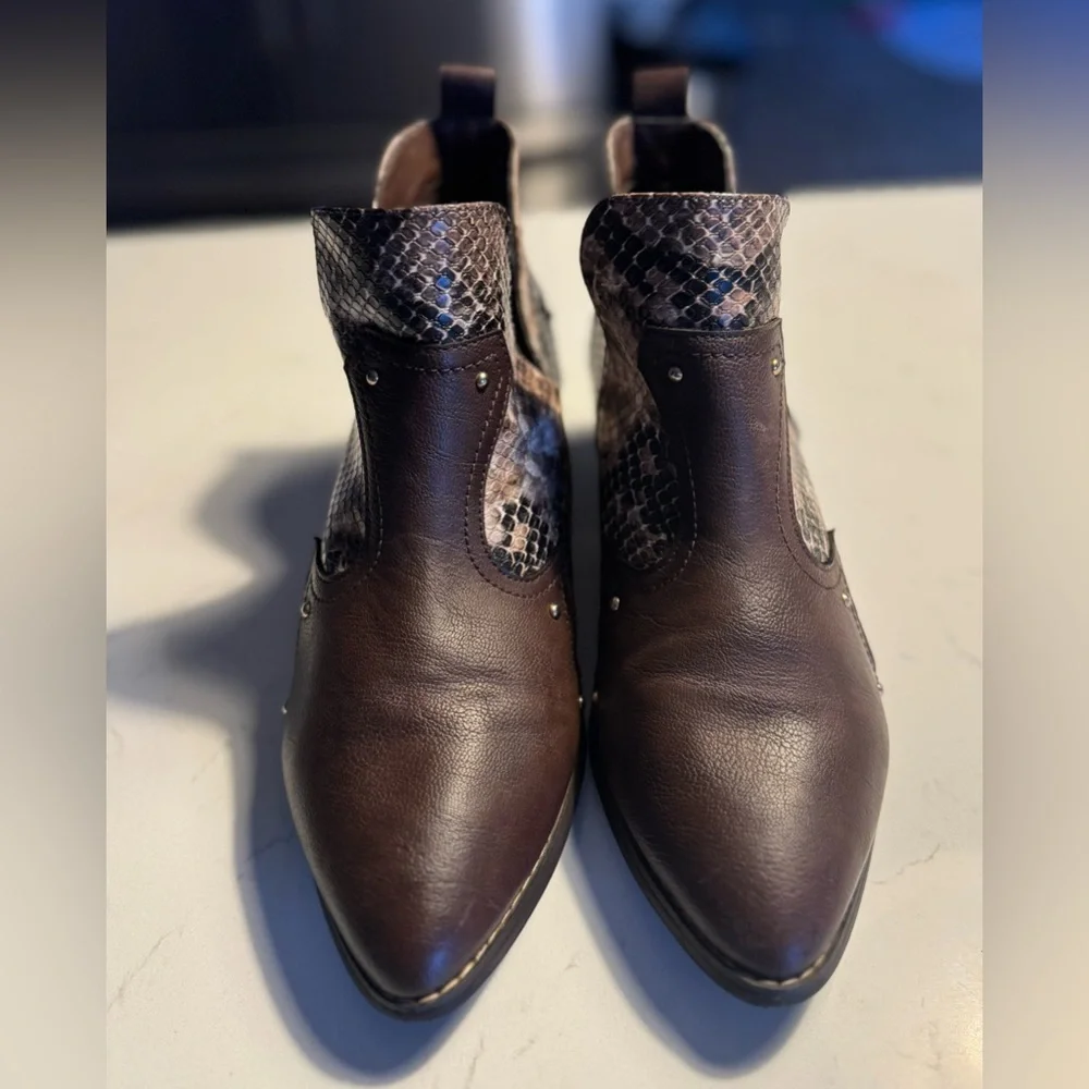 Snakeskin Patterned Brown Ankle Boots Western Boho Chic Size 10M